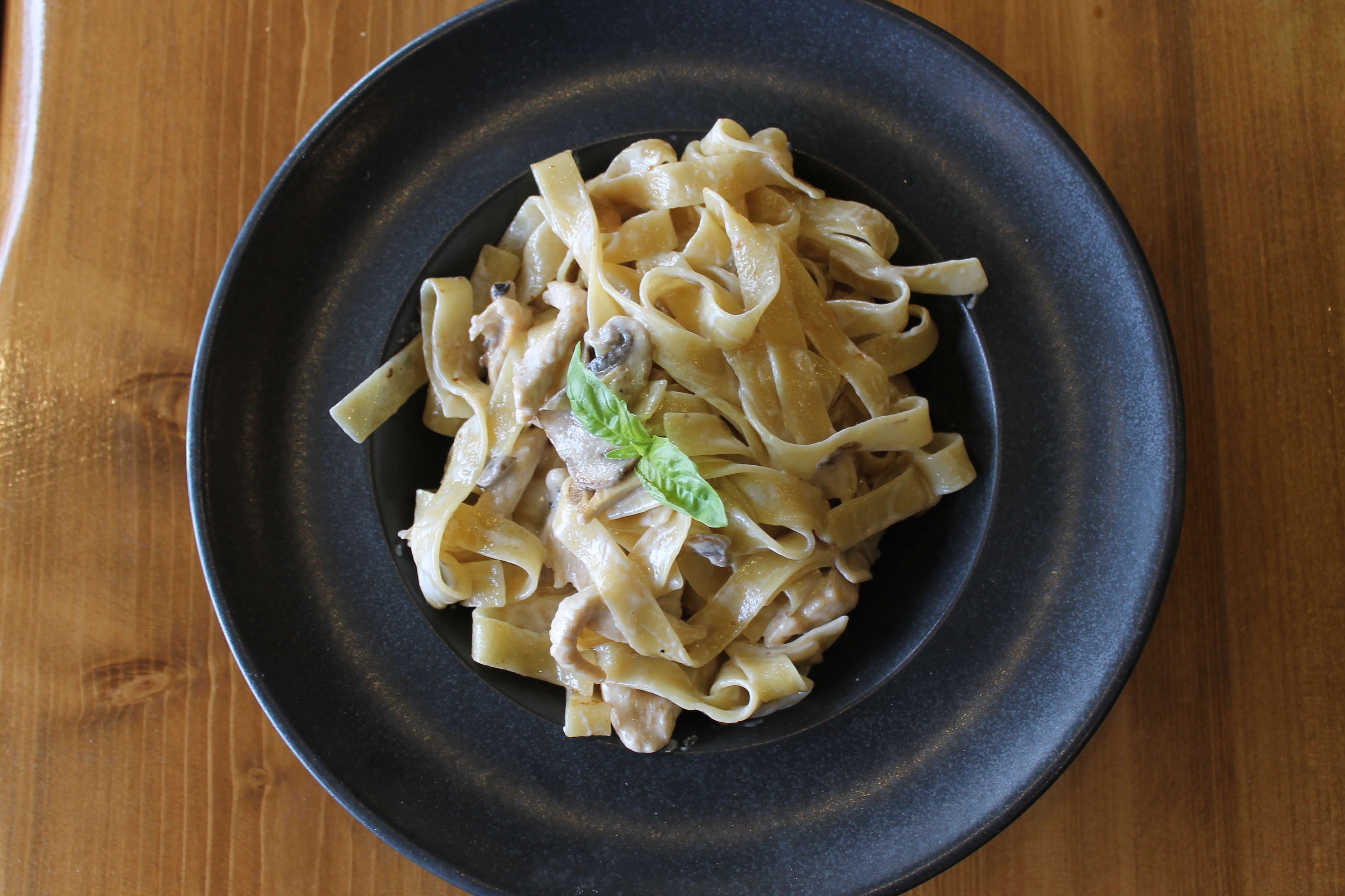 Nova Tavuklu Mantarlı Fettuccine