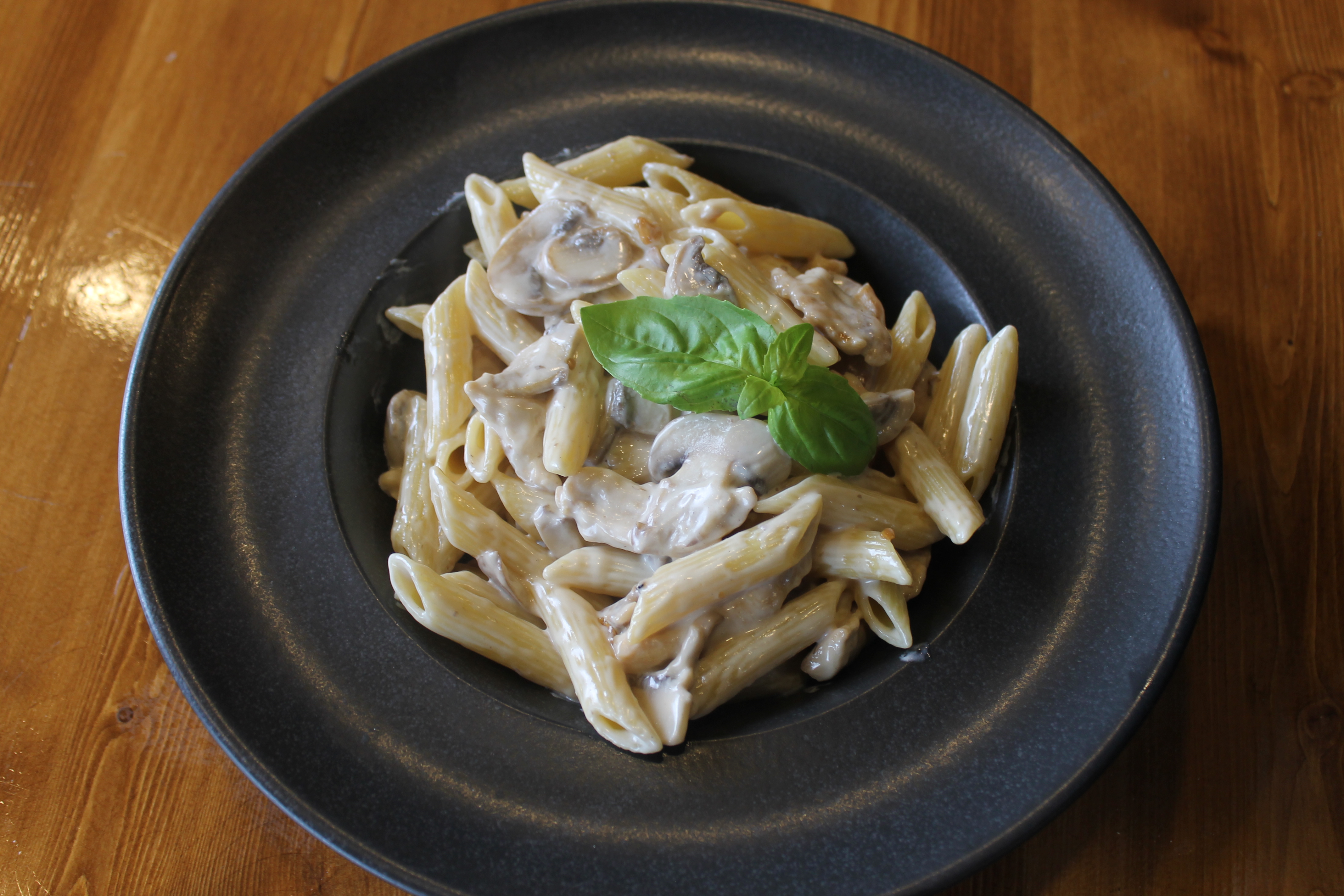 Nova Tavuklu Mantarlı Penne